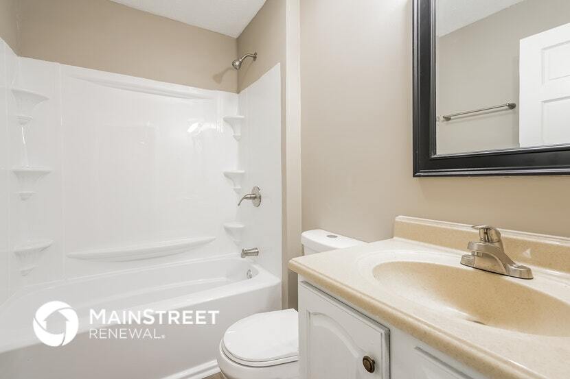 Building Photo - 305 Station St E