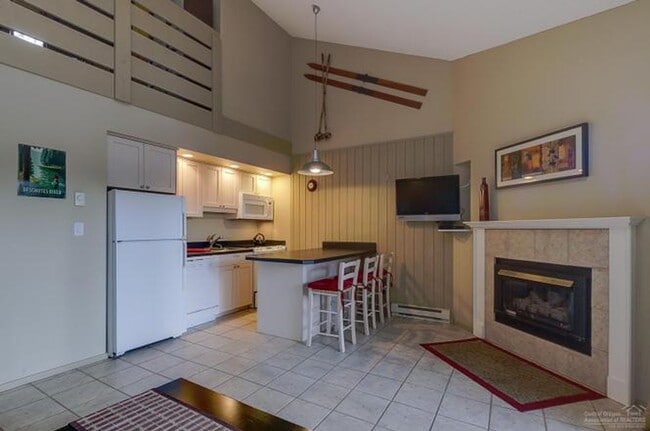 Building Photo - SWEET 2 BEDROOM, 1 BATH MT BACHELOR VILLAGE CONDO FOR RENT - AVAILABLE NOW!