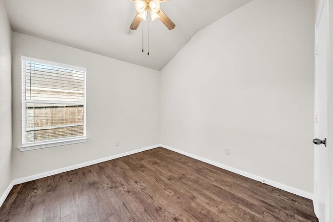 Building Photo - Well-maintained home located near Lake Conroe, offering the perfect balance of comfort & convenie...