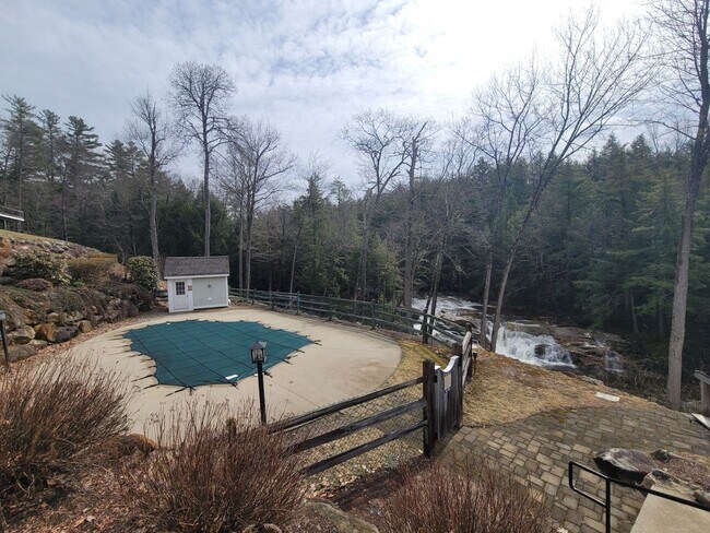 Building Photo - 6 month SUMMER SEASONAL on the River - $500 DISCOUNT!! - $2400/mo 2 bed 2 bath available now!