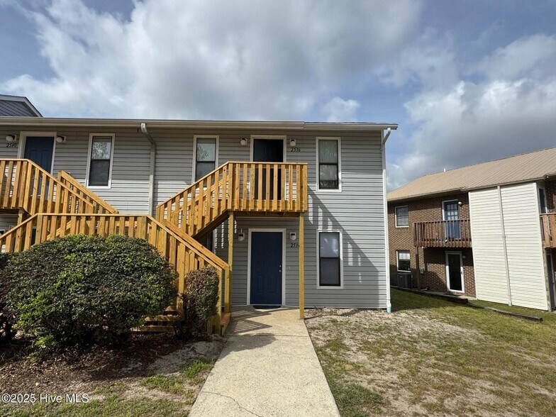 Building Photo - 2536 Flint Dr