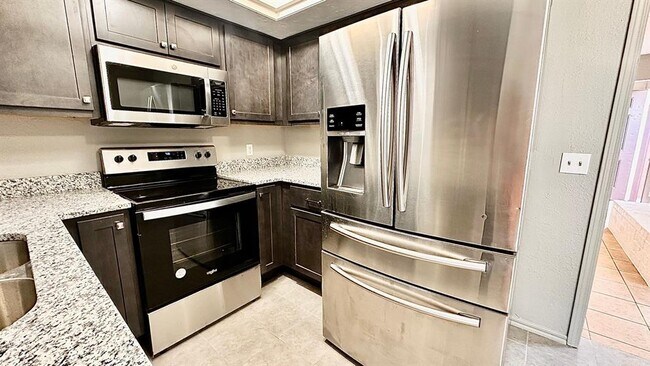 Building Photo - 6715 Lyrewood Ln
