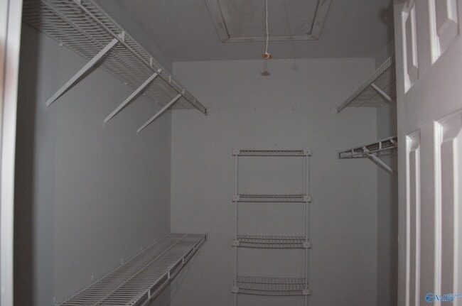 Building Photo - 2136 Eastbrook SE