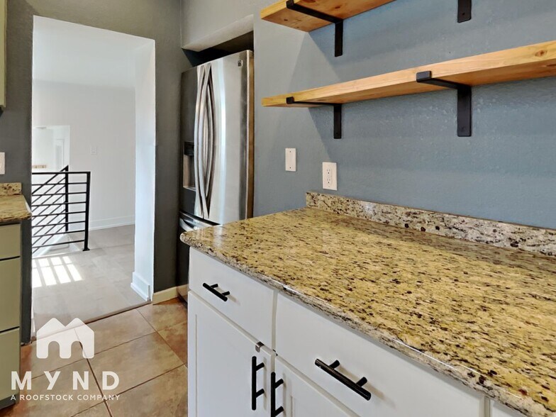 Building Photo - 3817 Clay St