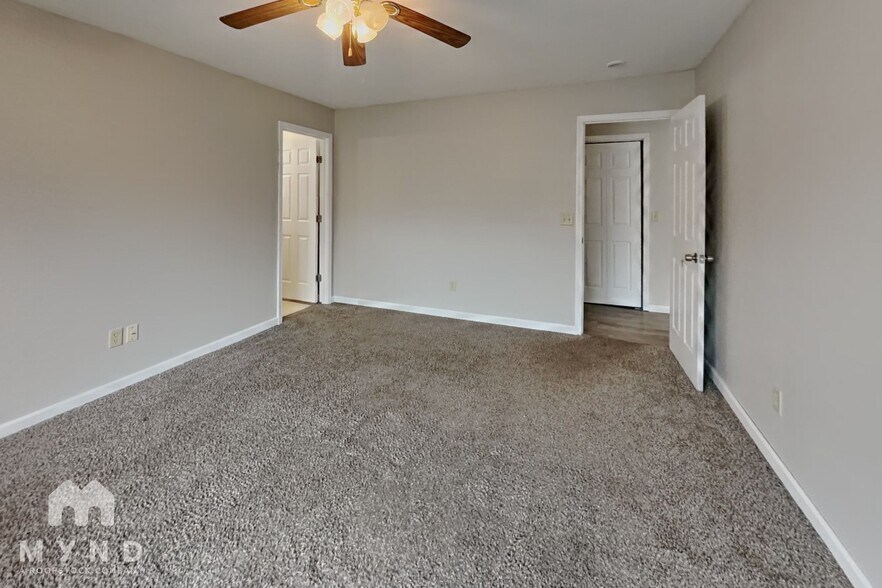 Building Photo - 1130 S Clifton Ave