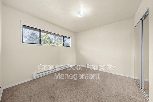 Building Photo - 834 S 72nd St