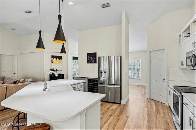 Building Photo - 4166 San Ysidro Way