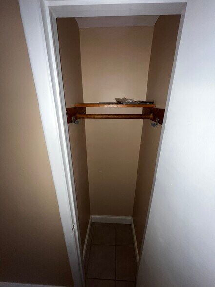 Building Photo - 51 N Seine Dr