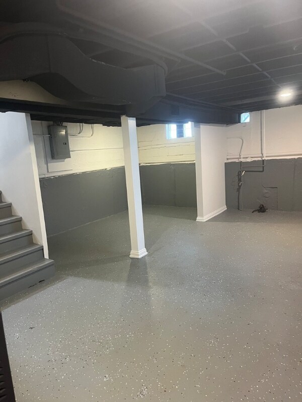 Building Photo - 13709 S School St