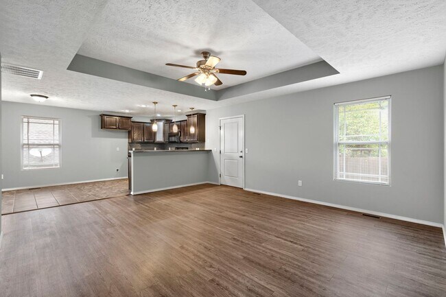 Building Photo - 3 Bedroom in Nixa!