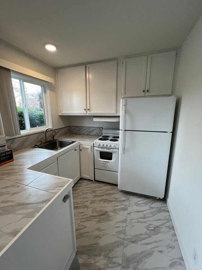 Building Photo - Updated Granny Unit-Prime Montgomery Villa...