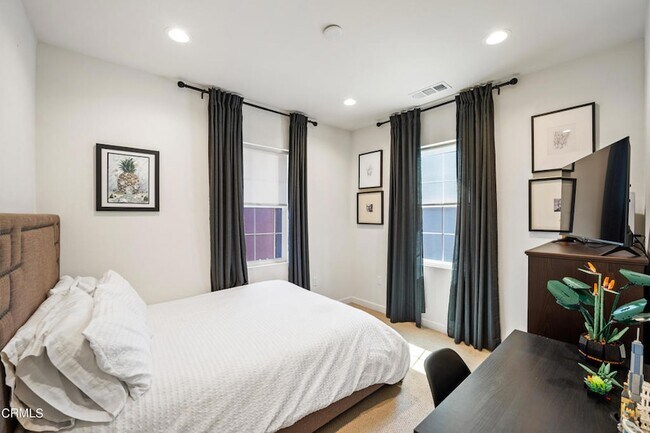 Building Photo - 1560 Thorpe Trl