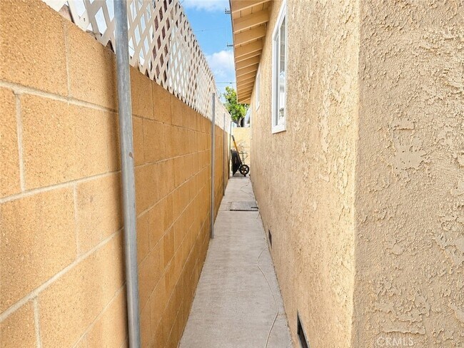 Building Photo - 15228 Normandie Ave