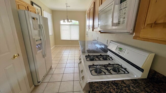 Building Photo - Beautiful 3 Bedroom Home in Coral Canyon!