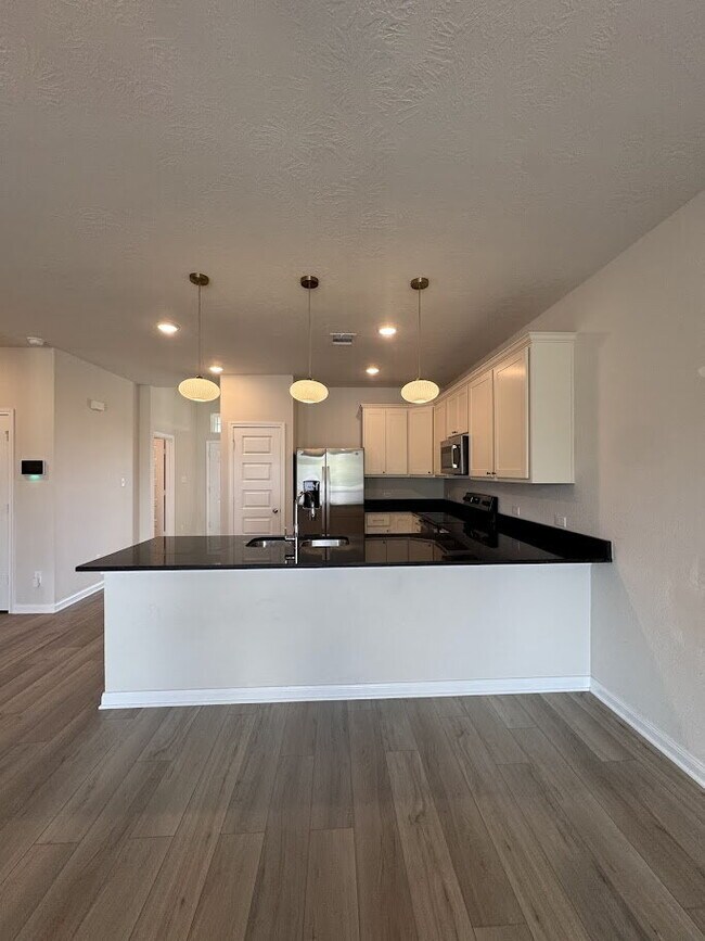 Building Photo - 1340 Kingsgate Dr
