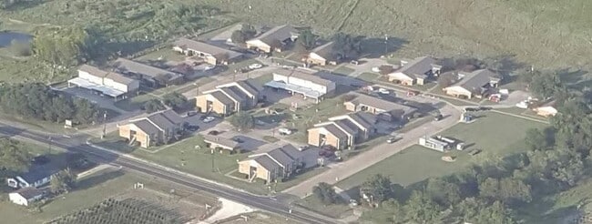 Building Photo - 770 Oak Hill Dr