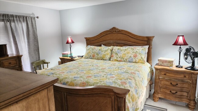 Building Photo - 562 SE Majestic Terrace