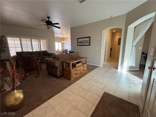 Building Photo - 1164 Golf Club Dr