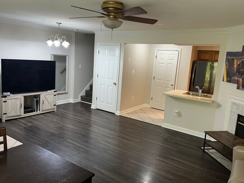 Building Photo - 3829 Salemway Ct