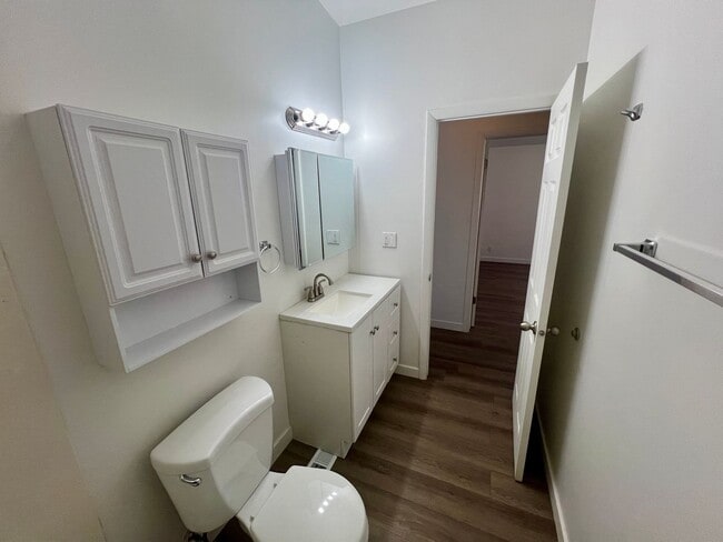 Building Photo - Move in special!  1/2 off first month's rent on Remodeled unit in Millcreek