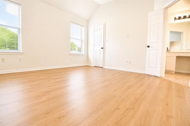 Building Photo - 4205 Bent Wood Ct