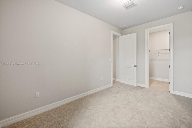 Building Photo - 4488 Appleton Cir E