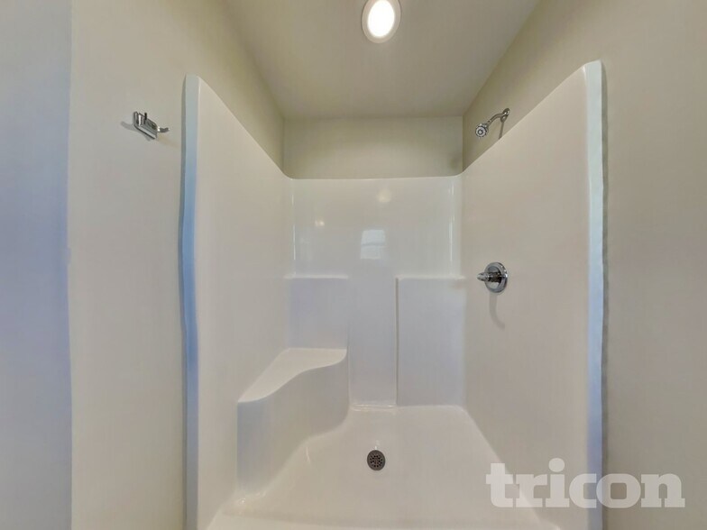 Building Photo - 226 Hallow Oak St