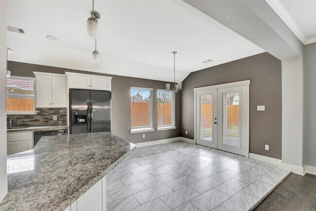 Building Photo - 315 Tilden Dr