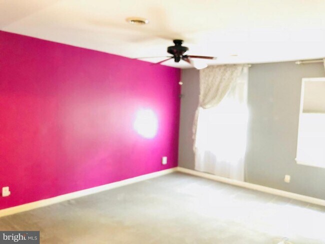 Building Photo - 2021 State Room Dr