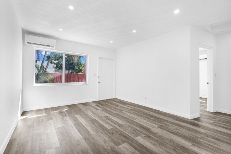 Building Photo - 2212 Roosevelt St