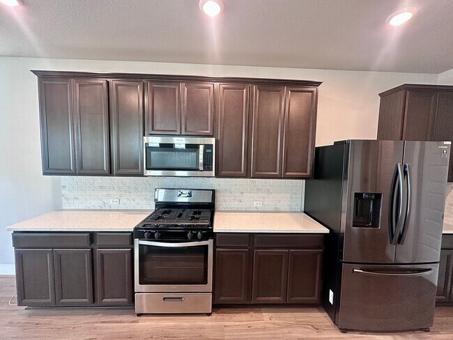 Building Photo - Modern 3-Bedroom, 2.5-Bathroom in Easton Park!