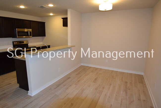 Building Photo - 523 Wood Dr