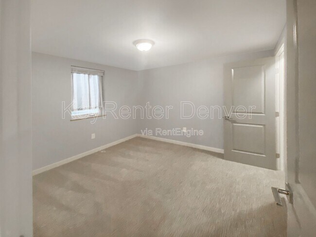 Building Photo - 6319 Iris Way