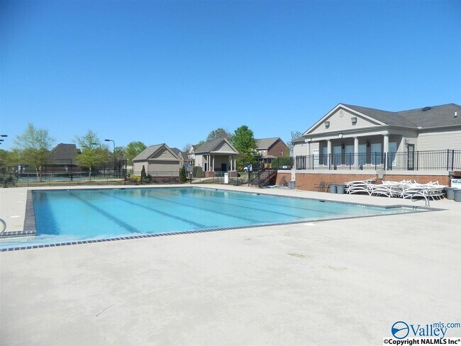 Building Photo - 260 Old Overton Dr