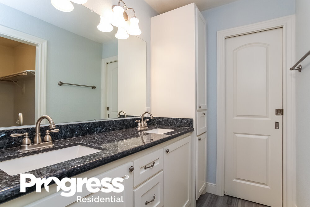 Building Photo - 1140 Glenda St