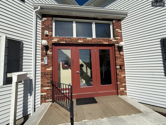 Building Photo - 1063 Tacoma St