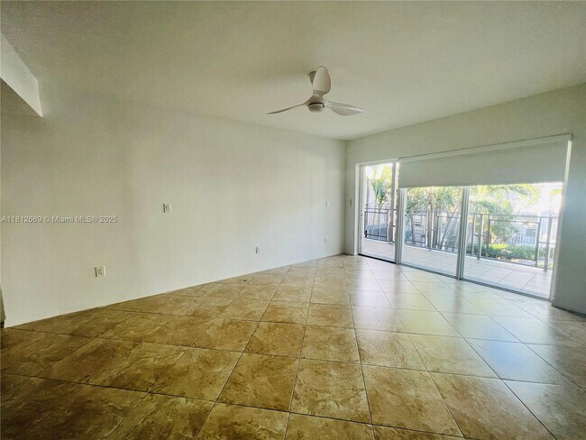 Building Photo - 946 Bay Dr