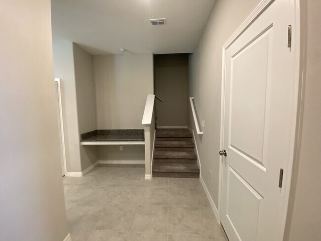 Building Photo - Coming Soon! End Unit 3/2.5 Townhome For R...