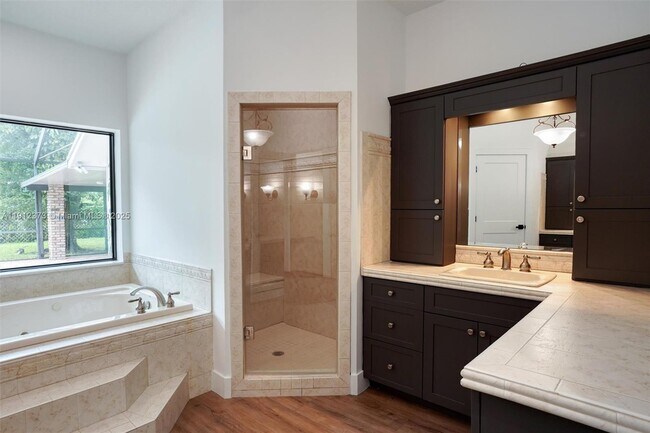 Building Photo - 6230 SW 112th St