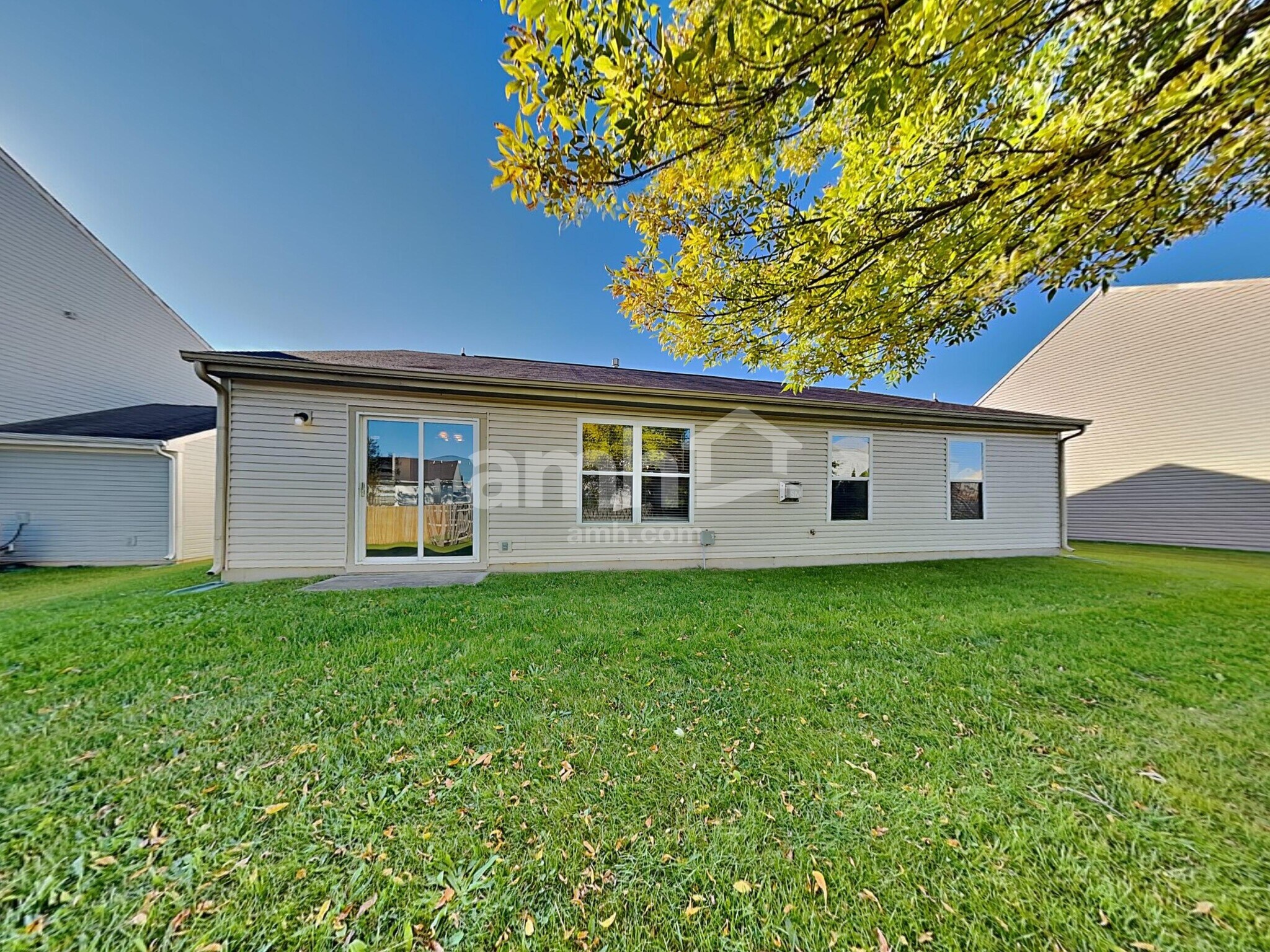 Building Photo - 7864 Fox Glen Dr