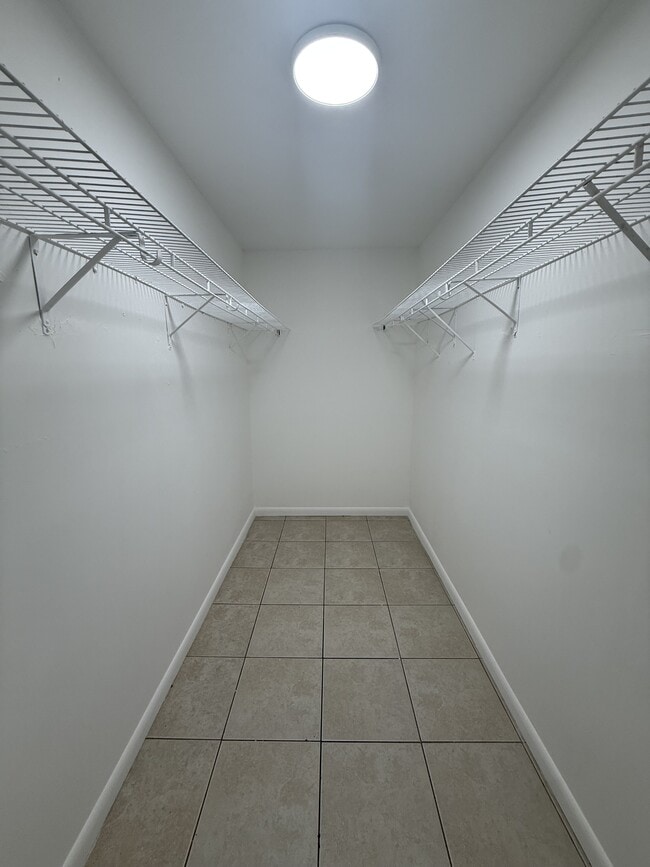 Building Photo - 2916 NW 55th Ave