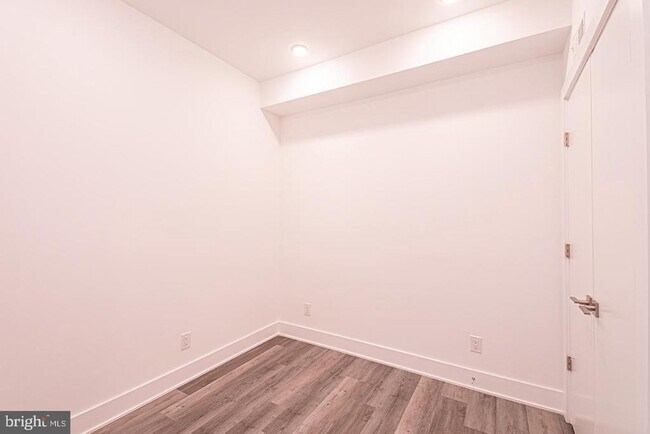 Building Photo - 1245 Ridge Ave