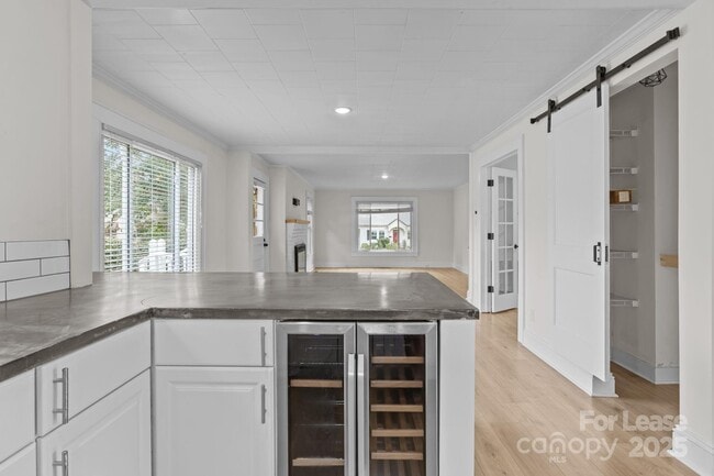 Building Photo - 765 N Church St