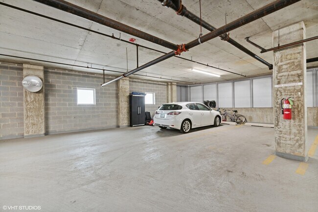 Building Photo - 1201 W Adams St
