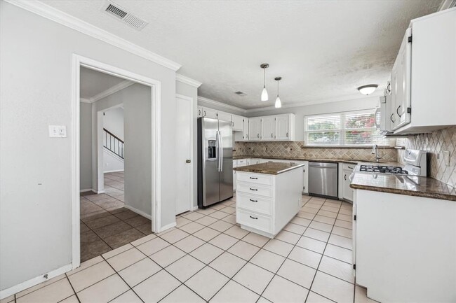 Building Photo - 22831 Rangeview Dr