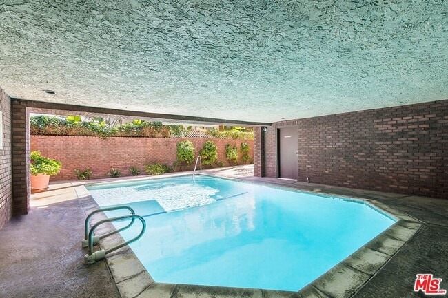 Building Photo - 8642 Gregory Wy