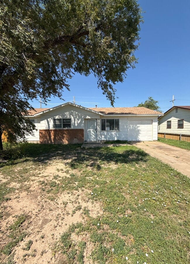 Building Photo - 2403 N Osage St