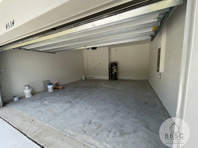 Building Photo - 4534 Amari Rd