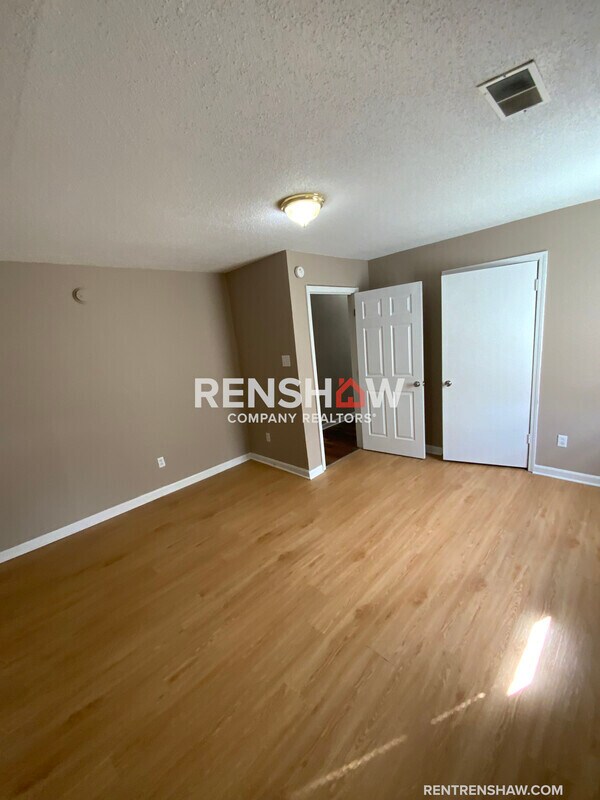 Building Photo - 632 Lee St