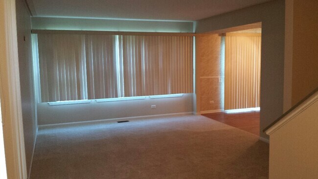 Building Photo - 732 Silk Oak Ln